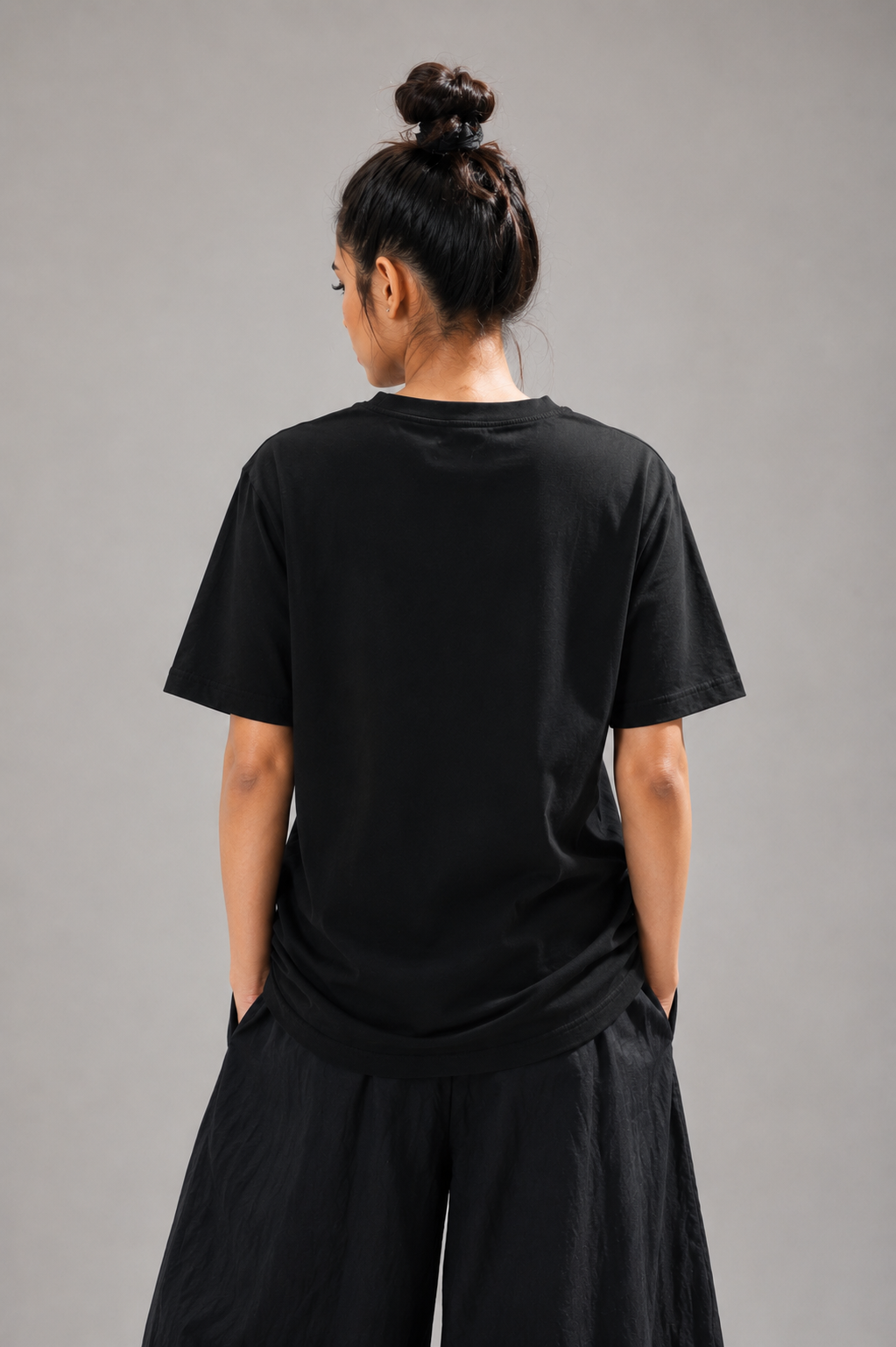 Confidence Looks Different Tee-Balck